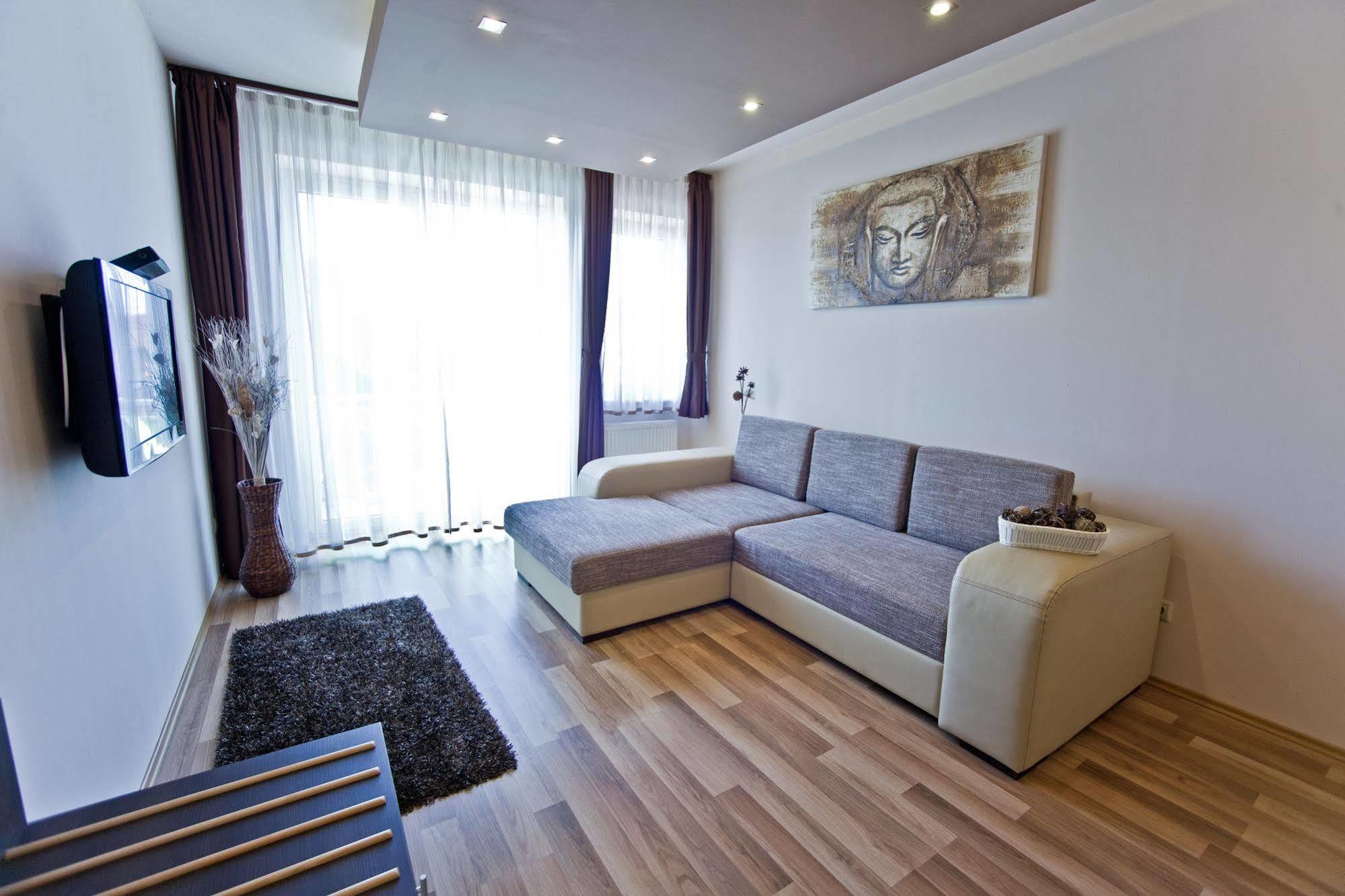 Nemeth Apartmanok Sárvár المظهر الخارجي الصورة